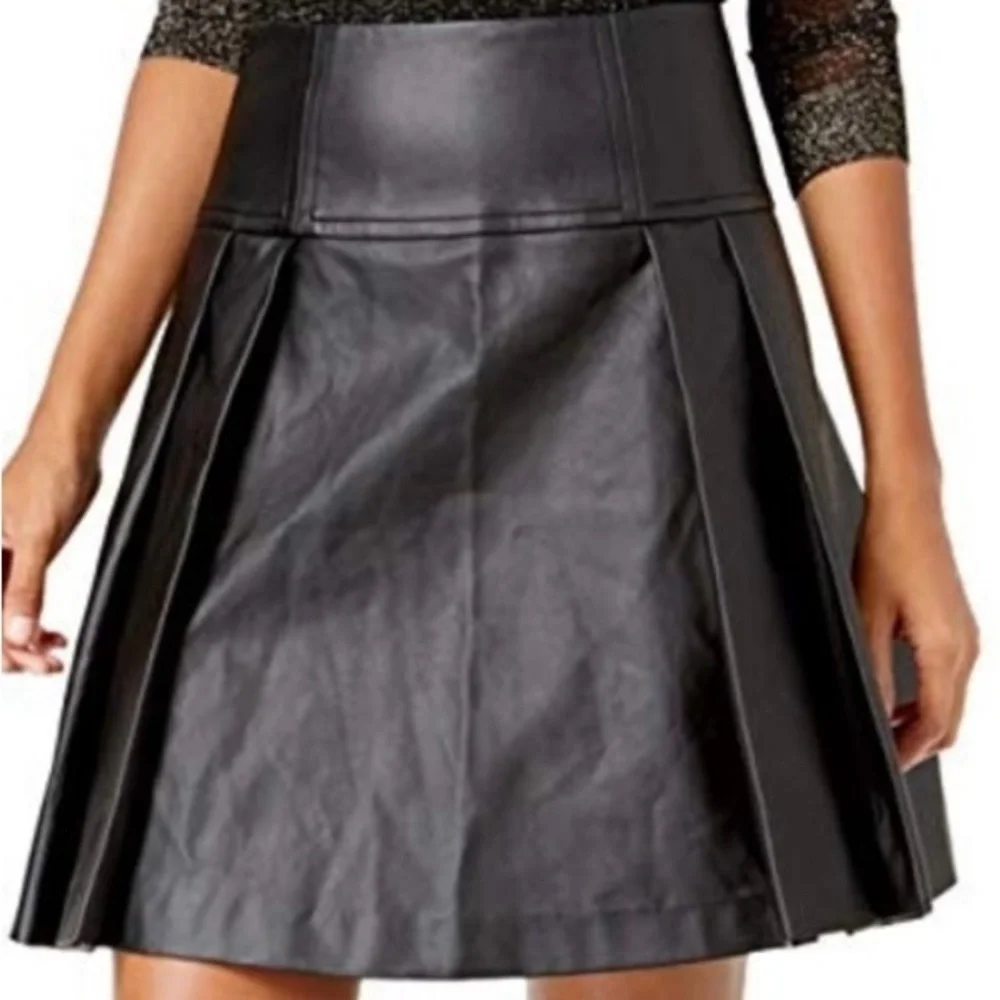 Michael Kors Faux Leather pleated black Skirt Size 4